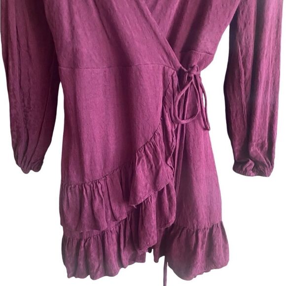 Francesca’s Mi Ami Burgundy Wrap Dress. Size Small. - Picture 7 of 11